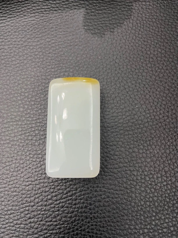 和田玉无事牌糖白玉