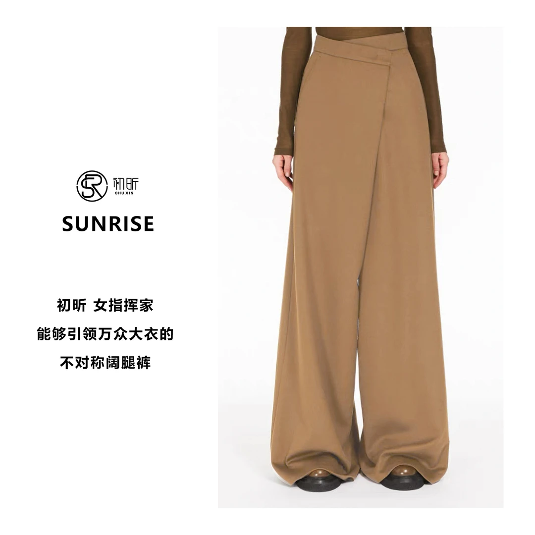 初昕 女指挥家 能够引领万众大衣的不对称阔腿裤
