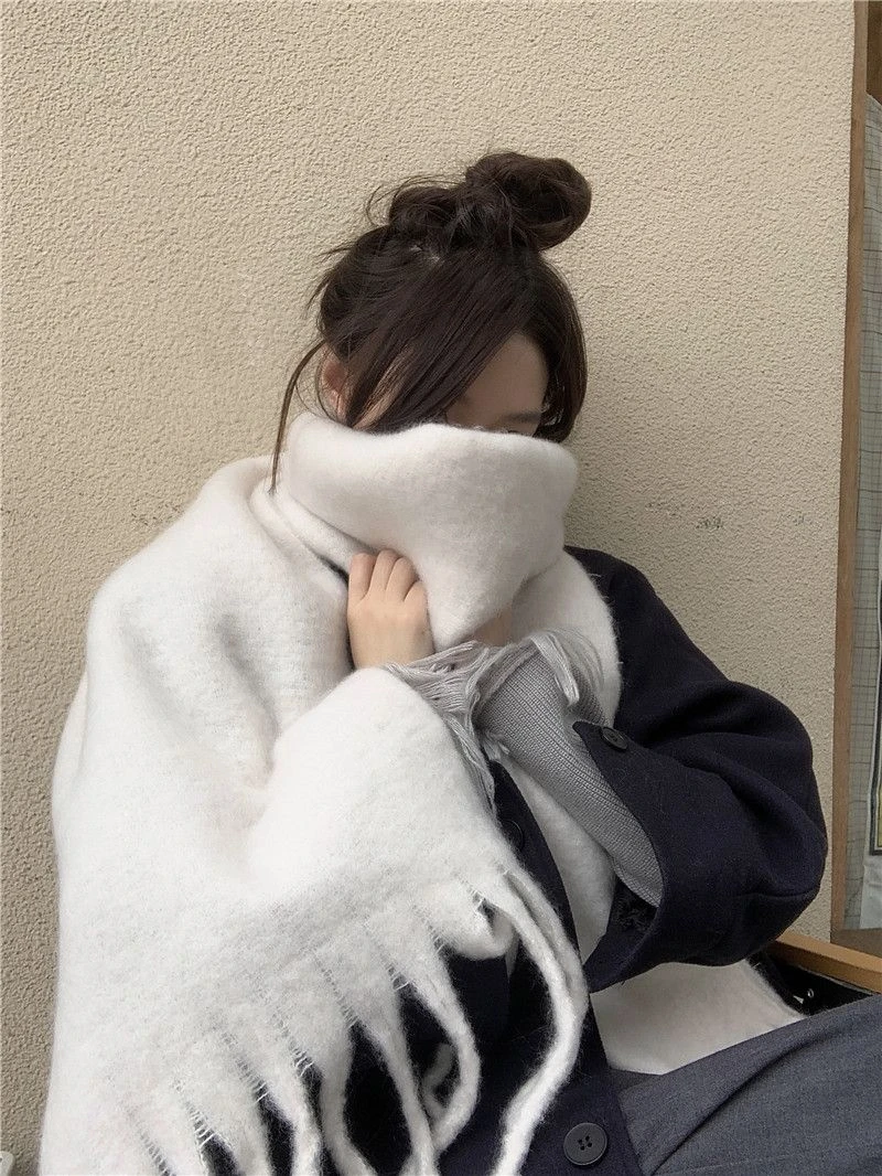 纯色加厚大围巾冬季披肩围脖气质复古时尚流苏长款温柔外搭学生女