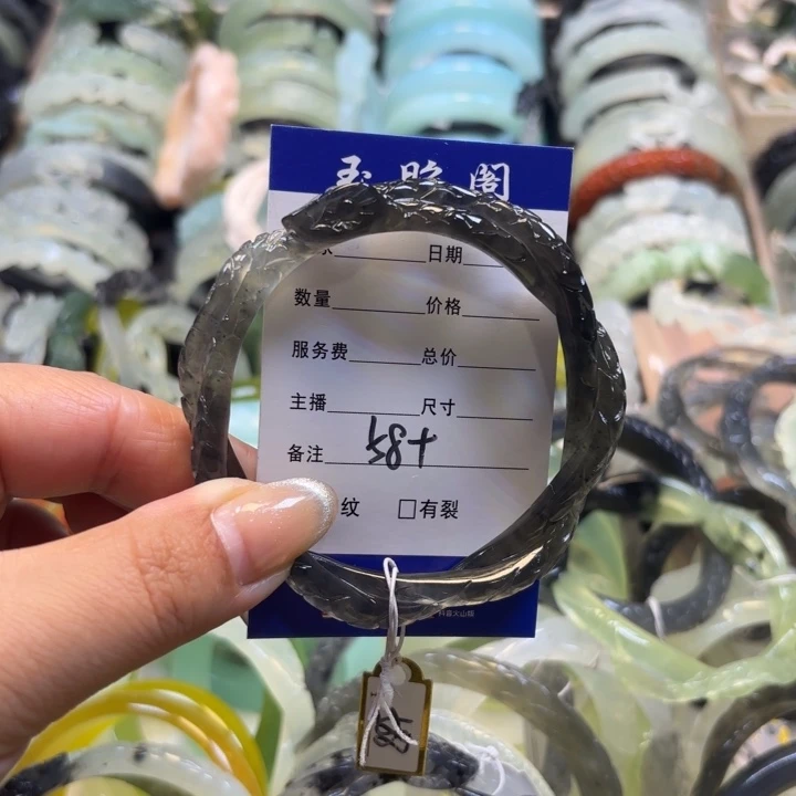 蛇纹石玉手镯未镶嵌纯天然