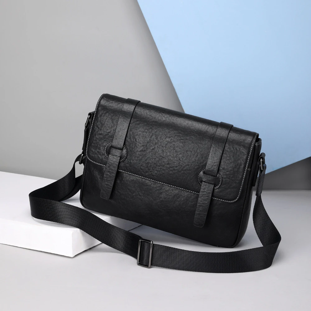 男士包包真皮单肩包简约时尚大容量斜挎包复古质感皮包邮差包挎包