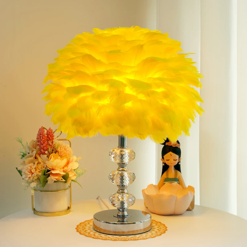高级感水晶羽毛台灯床头灯氛围灯轻奢时尚简约现代卧室房间灯新款