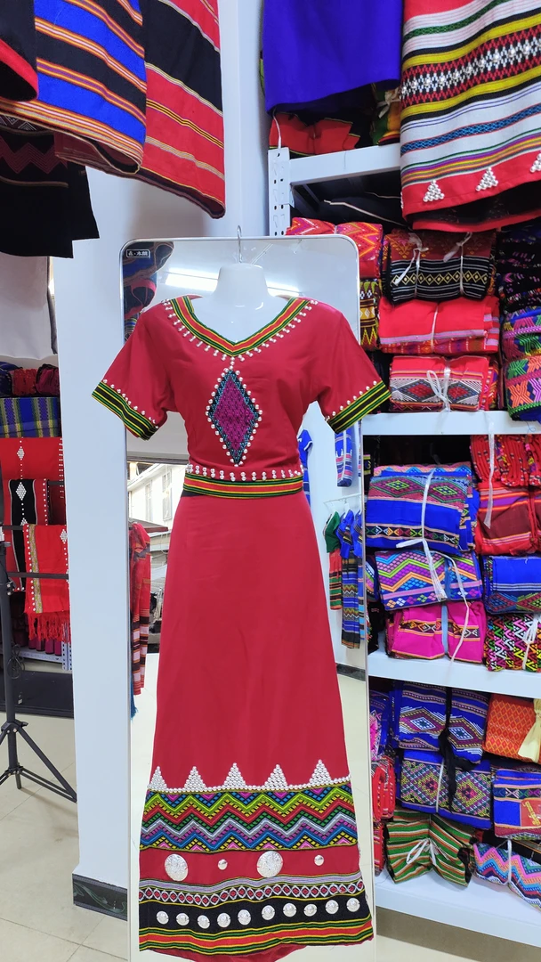 佤族服装女装套装耳环搭配新款设计