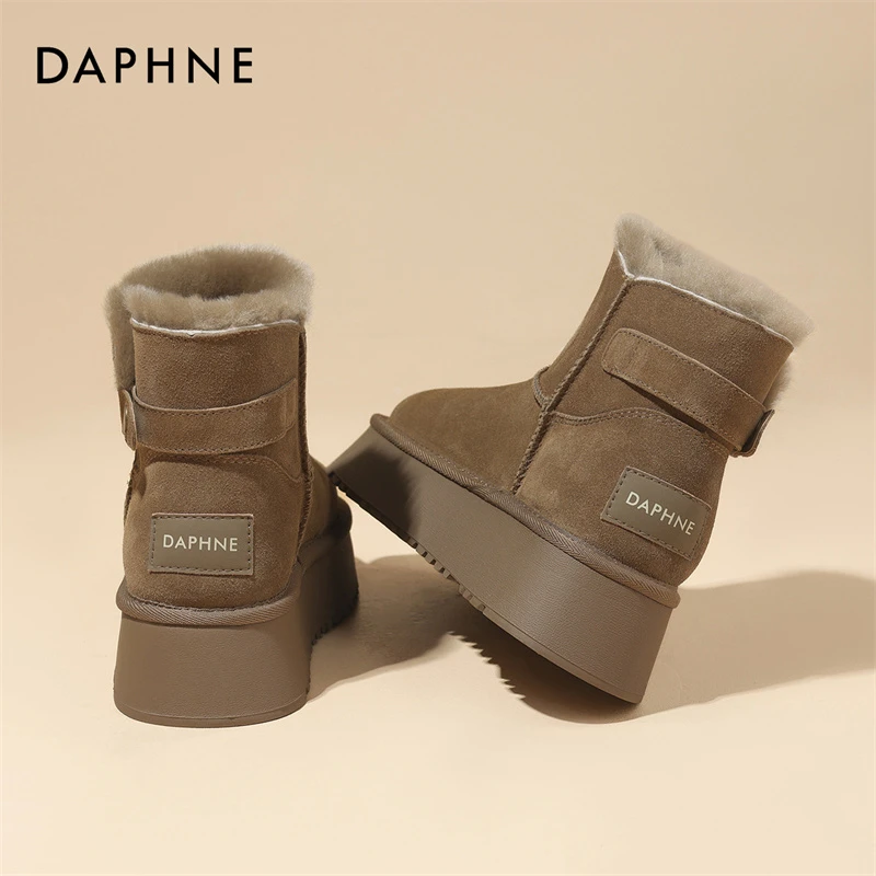 达芙妮真皮厚底雪地靴女2024新款冬季爆款东北大棉鞋加绒加厚短靴