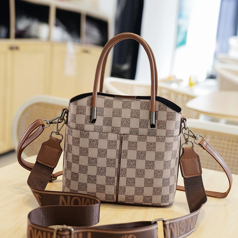 今年流行妈妈包气质小包百搭单肩轻奢手提包时尚斜挎包复古水桶包