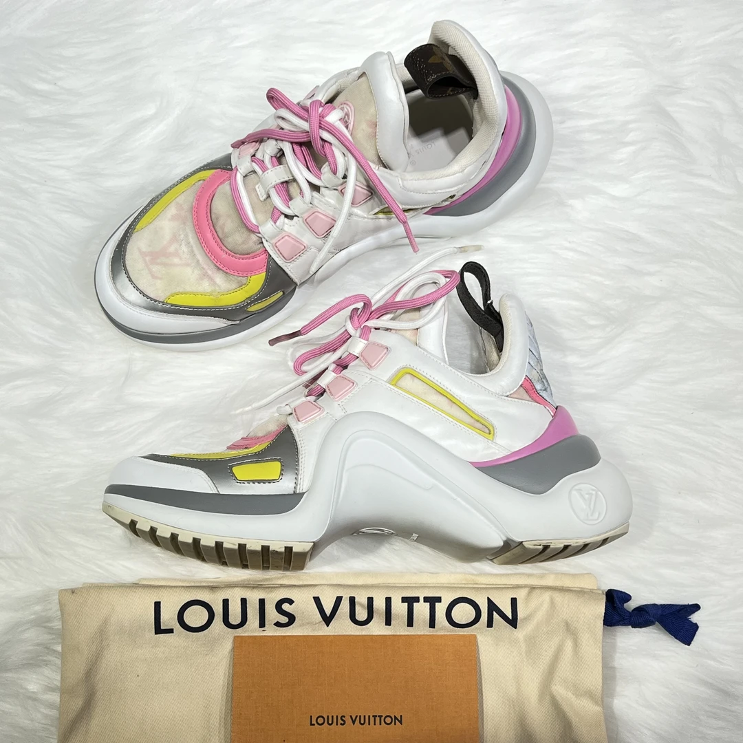 95新 LouisVuitton/路易威登 白粉拱桥老爹 38码 公价9.6K c1135