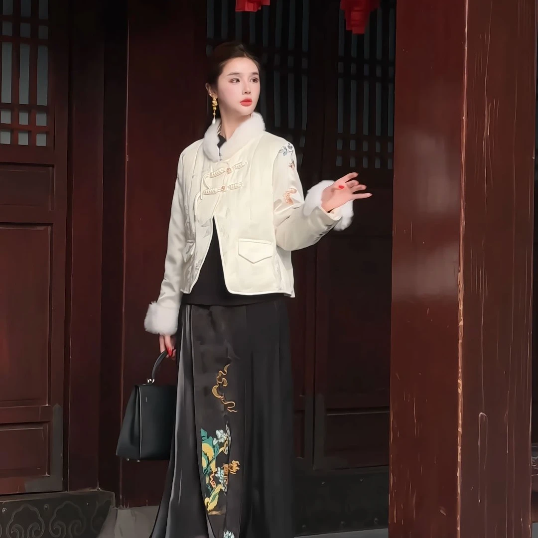 【月光】新中式羽绒服女冬装国风拜年服重工刺绣水貂毛领外套E6971
