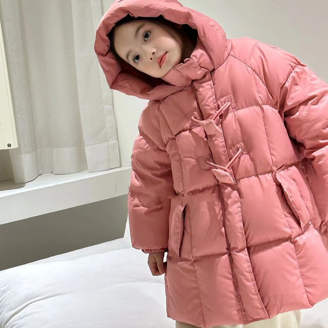 新芮十一23冬新款童星星扣休闲长款百搭羽绒服儿童连帽洋气宽松版