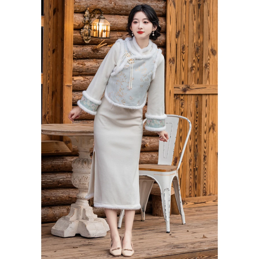 米白针织新中式旗袍两件套2024年冬季新款年轻款保暖日常穿连衣裙