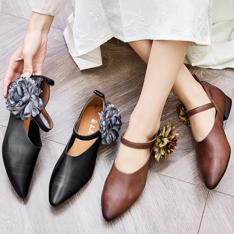 新国风花朵尖头粗跟浅口女士单鞋2025新款春秋手工英伦风小皮鞋子