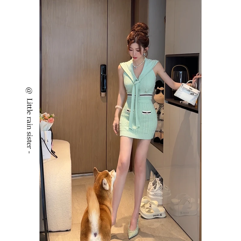 小雨姐姐【薄荷曼波】套装纯欲性感设计感挂脖连帽背心+包臀短裙套