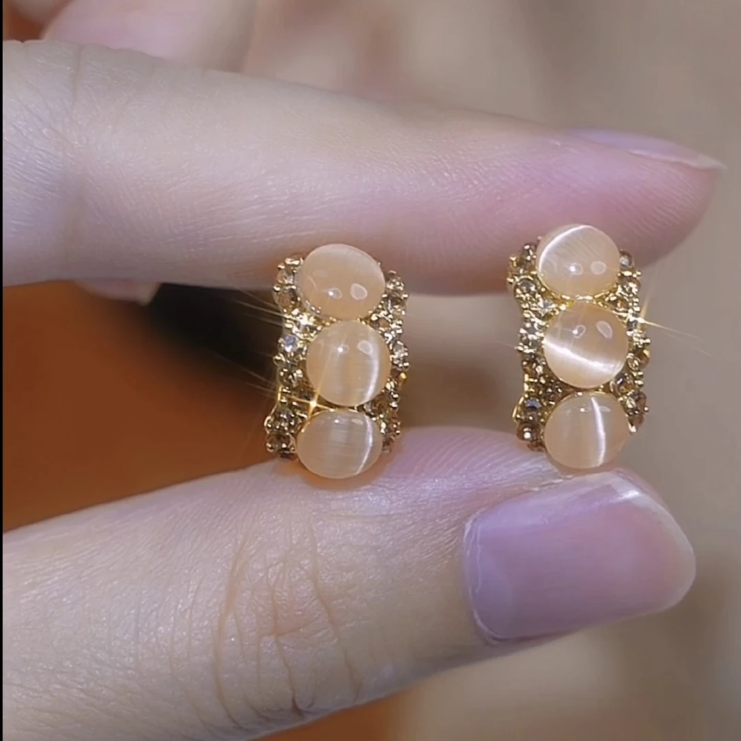 铜合金合成锆石耳饰 精致耳扣设计轻奢时尚耳环