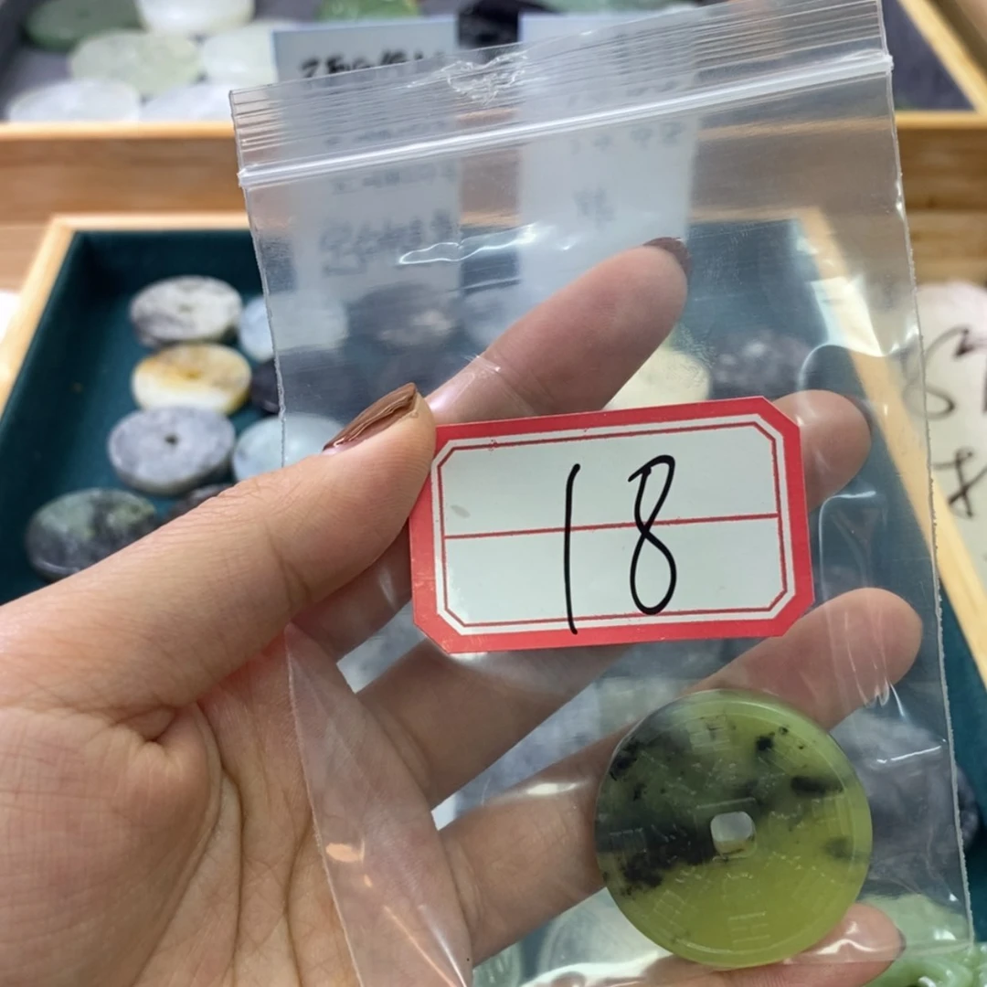 【闪购商品】蛇纹石玉颈饰未镶嵌然18