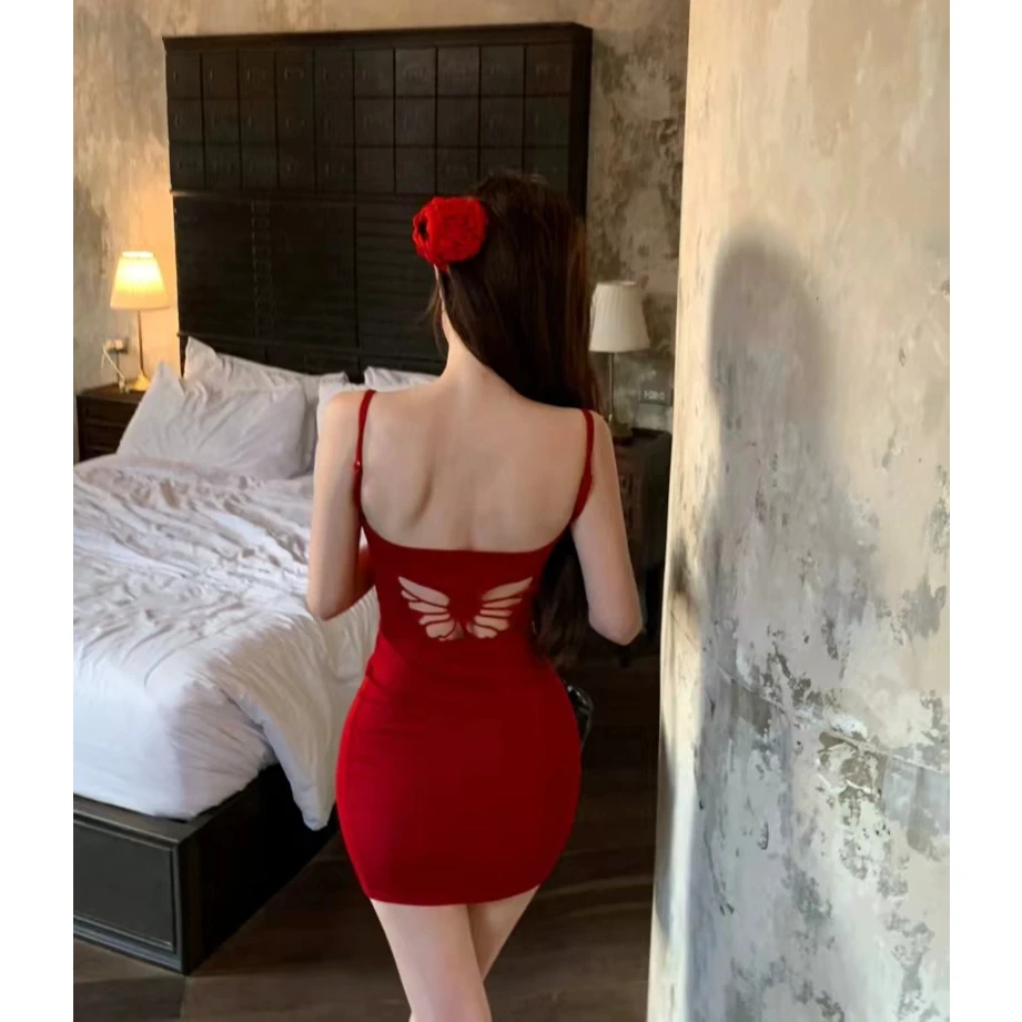 小众纯欲性感辣妹低领露锁骨吊带裙修身显瘦包臀短裙露背连衣裙