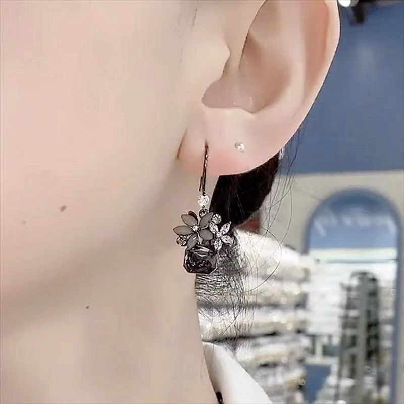 高级感锆石水晶花朵方形耳环2023年新款潮韩国网红气质高级感耳饰