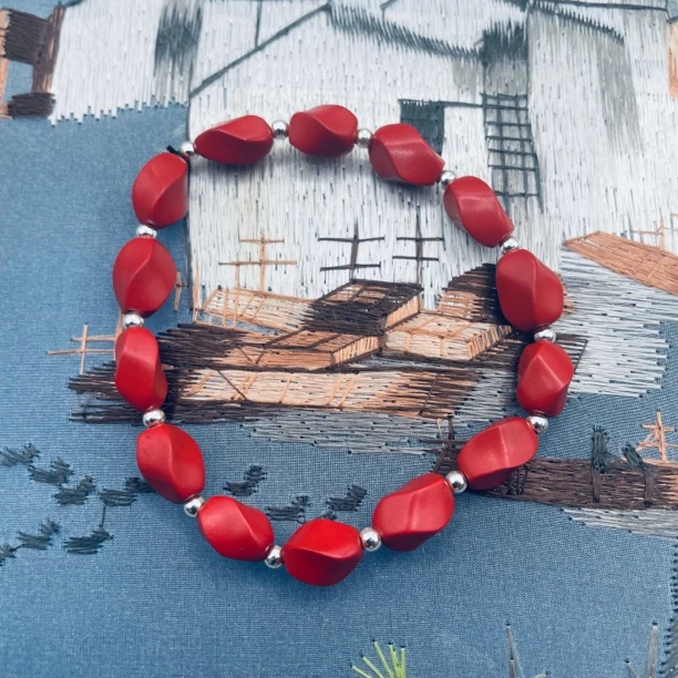 含辰砂工艺品高含量朱砂红砂设计款扭扭珠手串