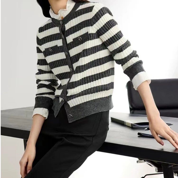 【繁花似锦】 黑白针织条纹开衫 2024早秋新品9117A