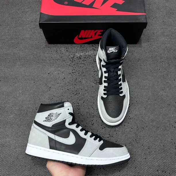 aj1 影子灰/42.5码/原盒/二手/复古篮球鞋/市价1599