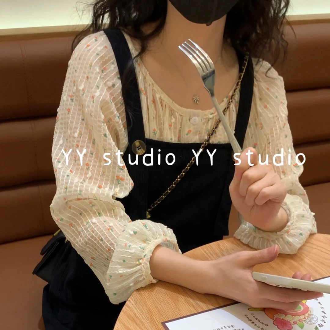 秋季刺绣长袖碎花衬衫小众上衣搭配宽松灯芯绒背带裙套装