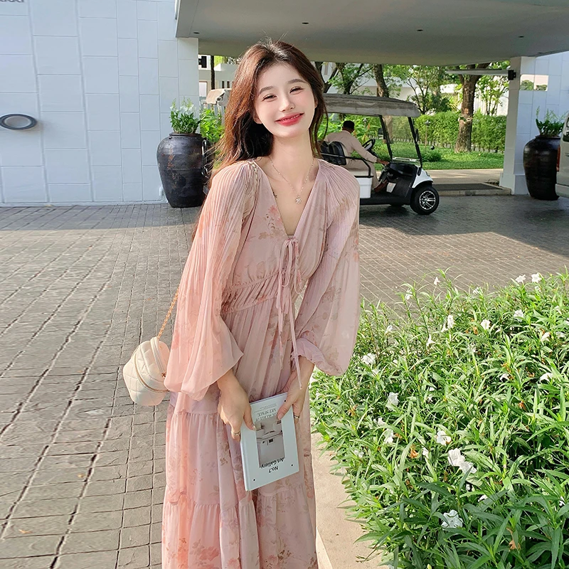 粉色V领碎花裙茶歇法式连衣裙女2024年夏新款温柔风显瘦减龄A字裙