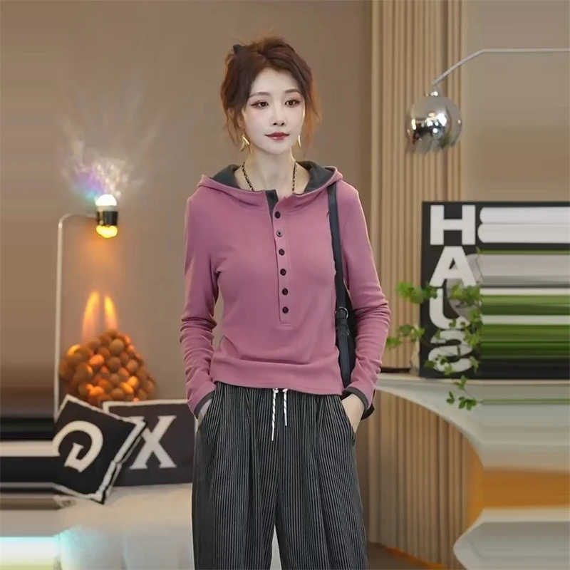 今年流行拼接撞色德绒羊羔绒上衣女2025年秋冬新款连帽设计卫衣潮