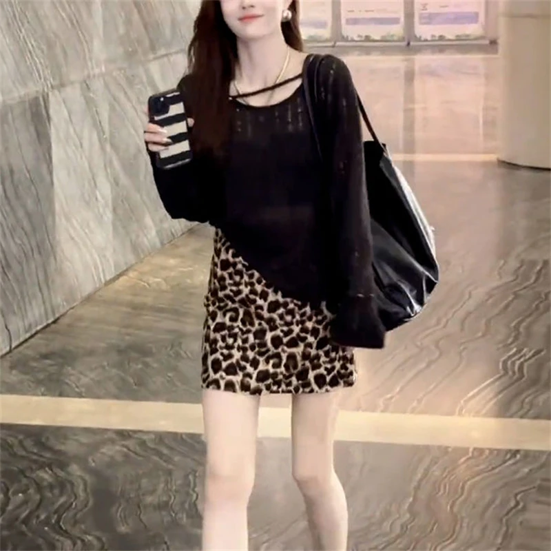 今年流行设计感套装女2025春季新款长袖T恤豹纹半身裙两件套宽松