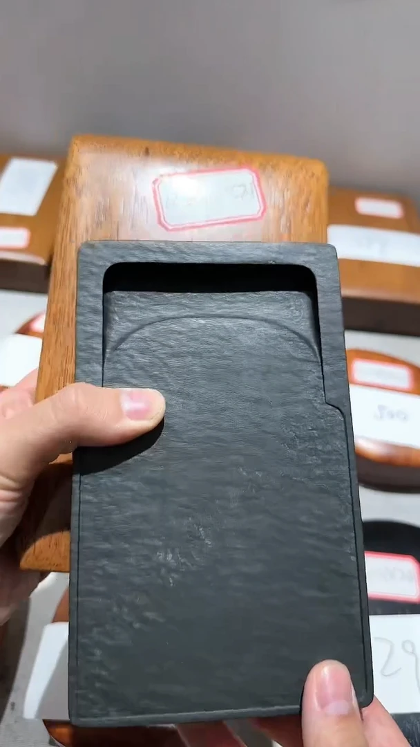 【闪购商品】83号学校部龙鳞带盒发货