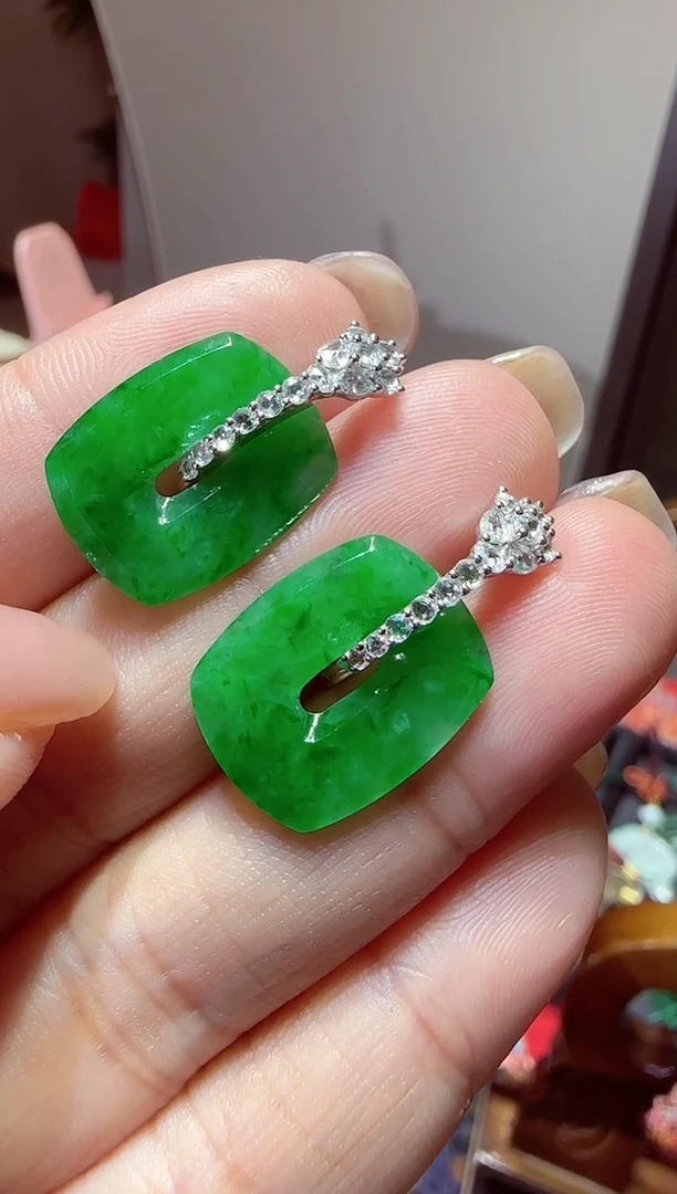 【闪购商品】翡翠耳饰18K金镶嵌绿