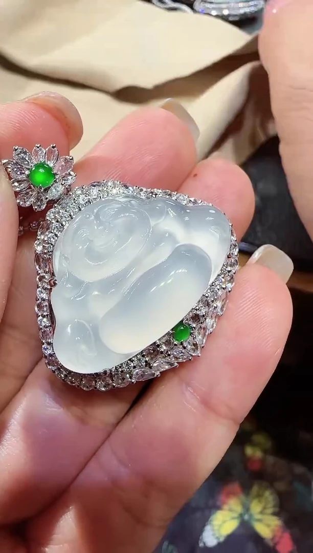 【闪购商品】翡翠颈饰18K金镶嵌佛公