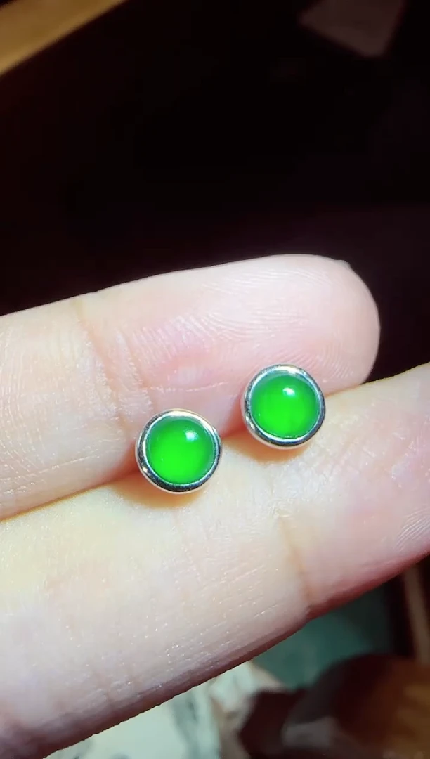 【闪购商品】翡翠耳饰18K金镶嵌蛋面