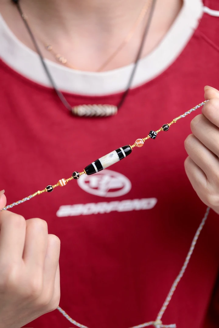 黑白措思线珠项链款