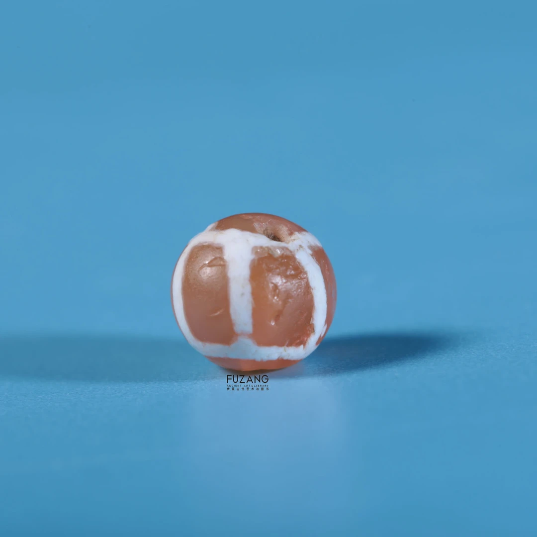 红玉髓灯笼圆珠 直径7.3mm，对孔6.7mm CN3133