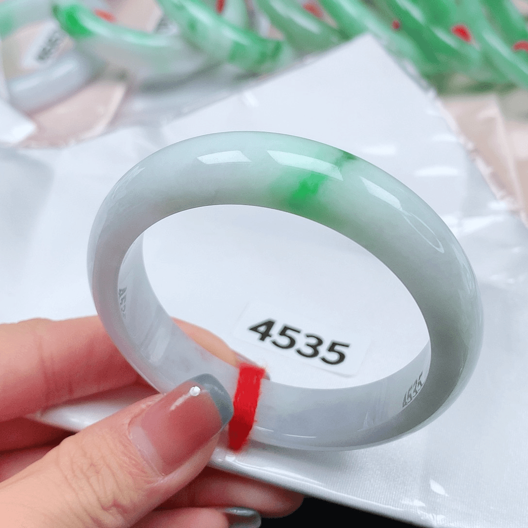 翡翠手镯未镶嵌缅甸天然翡翠a