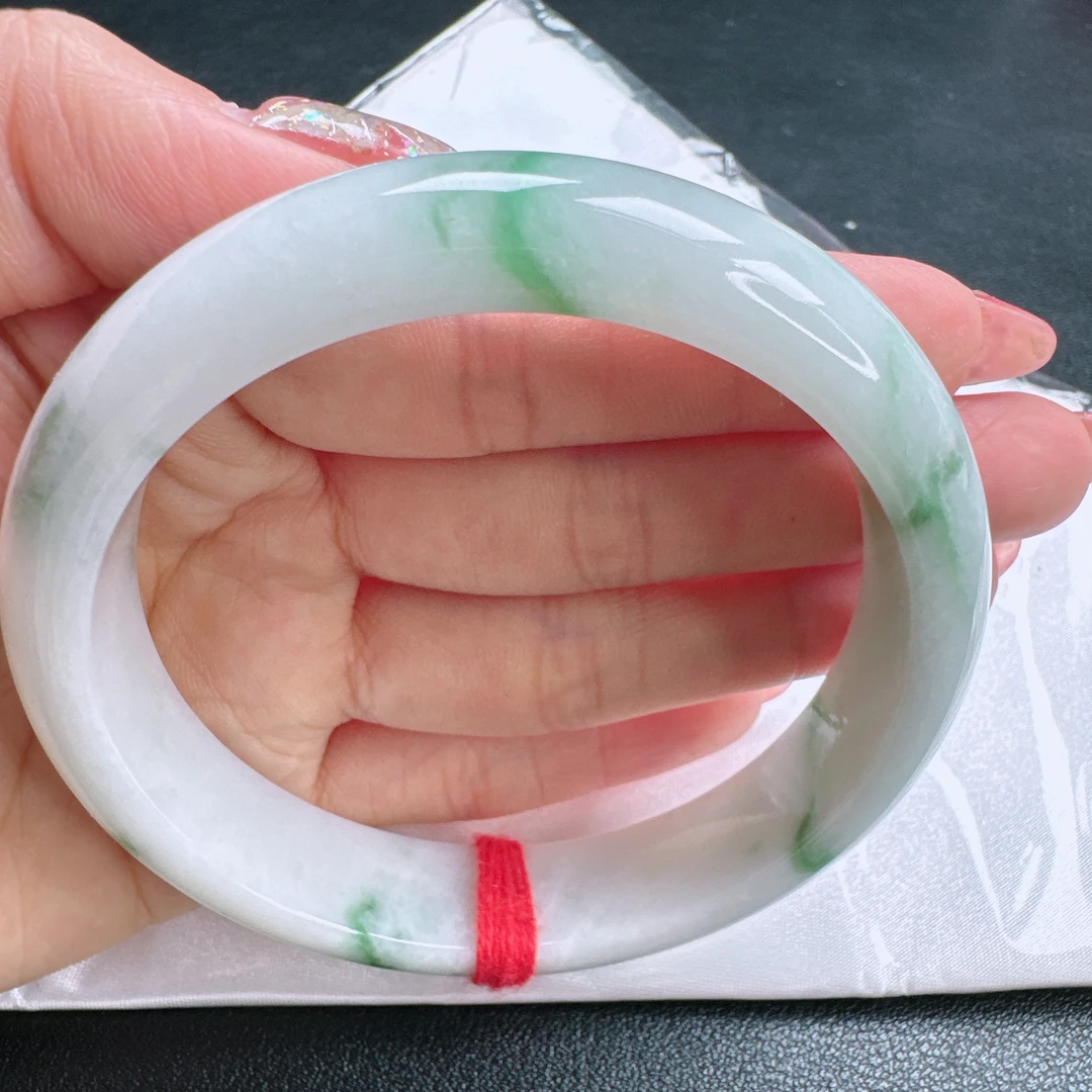 61圈牛奶底宽边厚版飘花清新耐看微纹缅甸天然翡翠A货