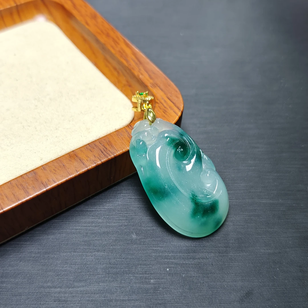 [停业清货]缅甸冰底绿飘花如意吊坠-赠链-112-多样性发一