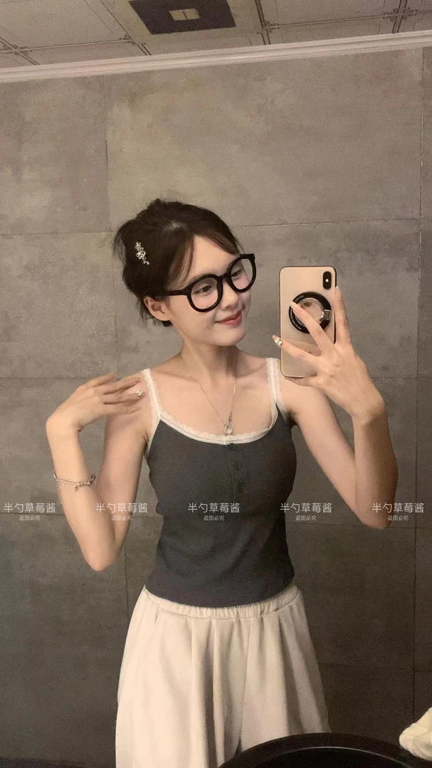 早秋内搭纯欲风蕾丝花边纽扣吊带背心美背百搭上衣可外穿带胸垫