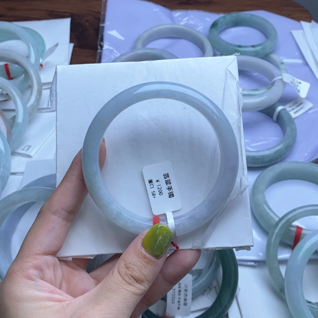 【闪购商品】翡翠手镯未镶嵌巫****一