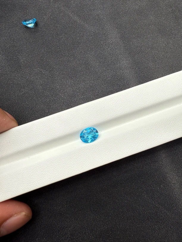 天然托帕石 7x9尺寸 肉眼全干净