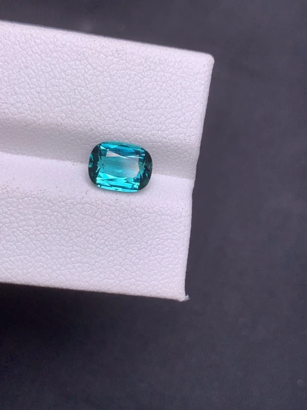 天然蒂芙尼蓝碧玺1.81ct晶体干净颜色超美
