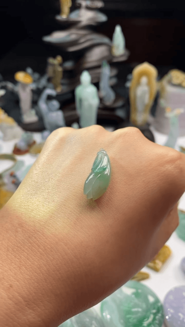 【闪购商品】翡翠颈饰未镶嵌小玉兰花