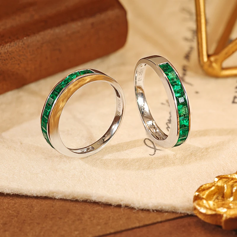 18K白金镶嵌天然祖母绿戒指多样性随机发一件