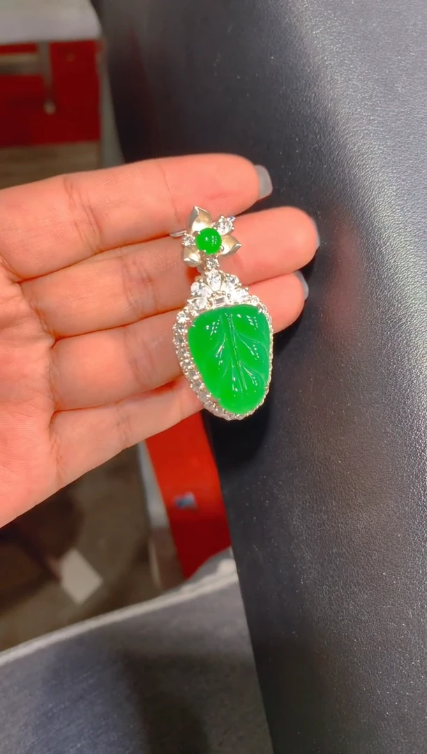 【闪购商品】定制翡翠未镶嵌94定制翡翠-多样性发货（发其一）