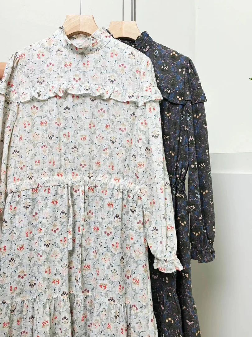 2023年精致花边碎花长袖清新简单小众碎花连衣裙