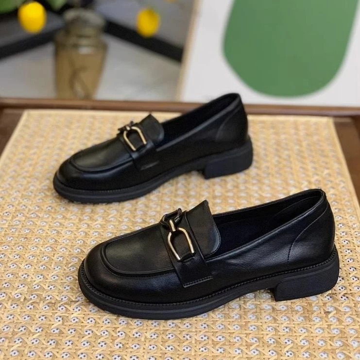 英伦风百搭软底软面平底小皮鞋2024新款秋季百搭休闲单鞋女鞋爆款