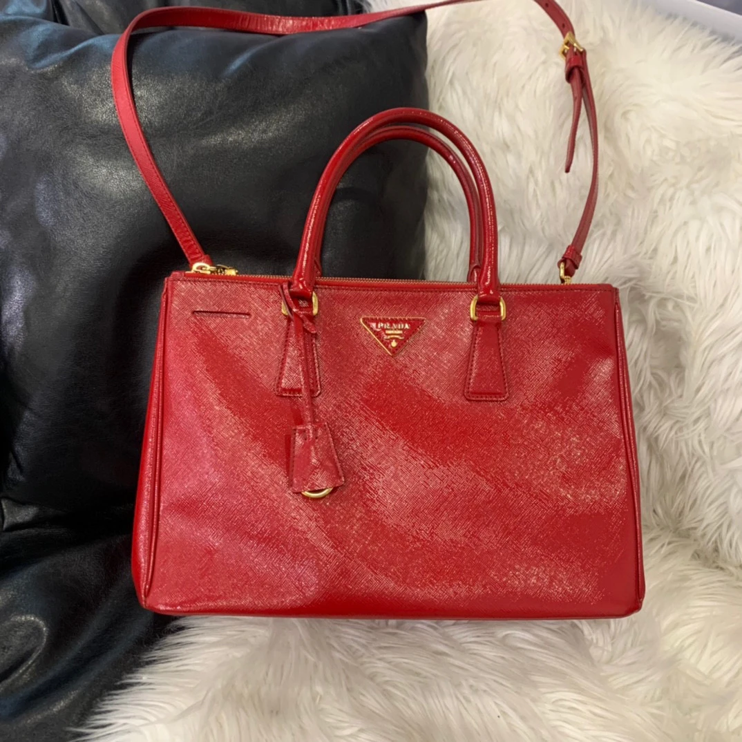 95新 Prada/普拉达 prada红色杀手单肩1304