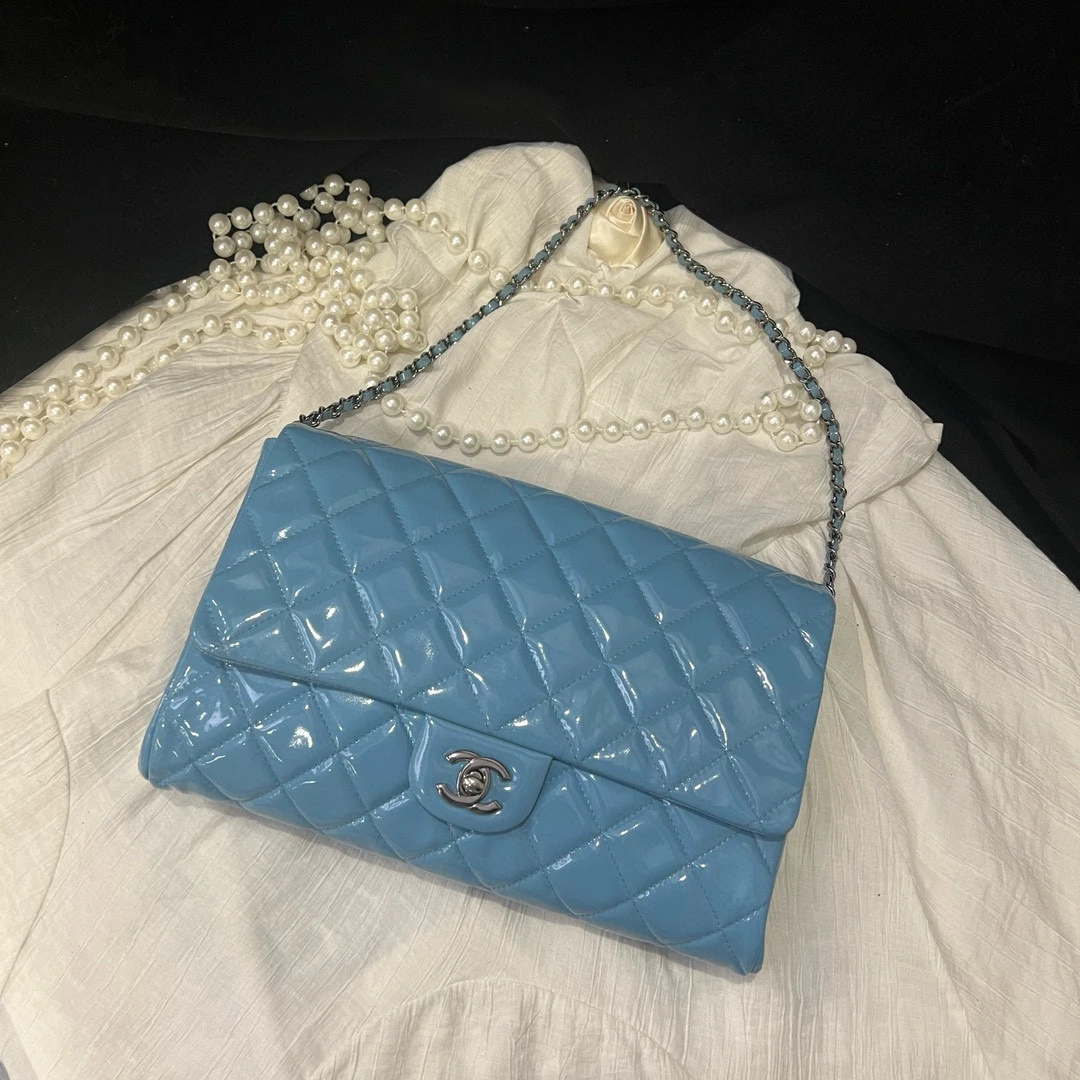 95新 Chanel/香奈儿 chanel 天蓝色漆皮cf腋下包