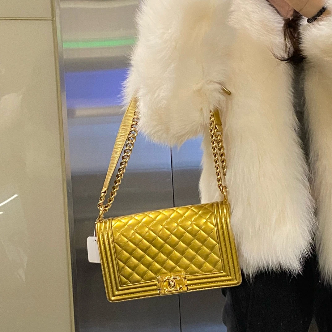 95新 Chanel/香奈儿 chanel金色限量leboy斜挎包