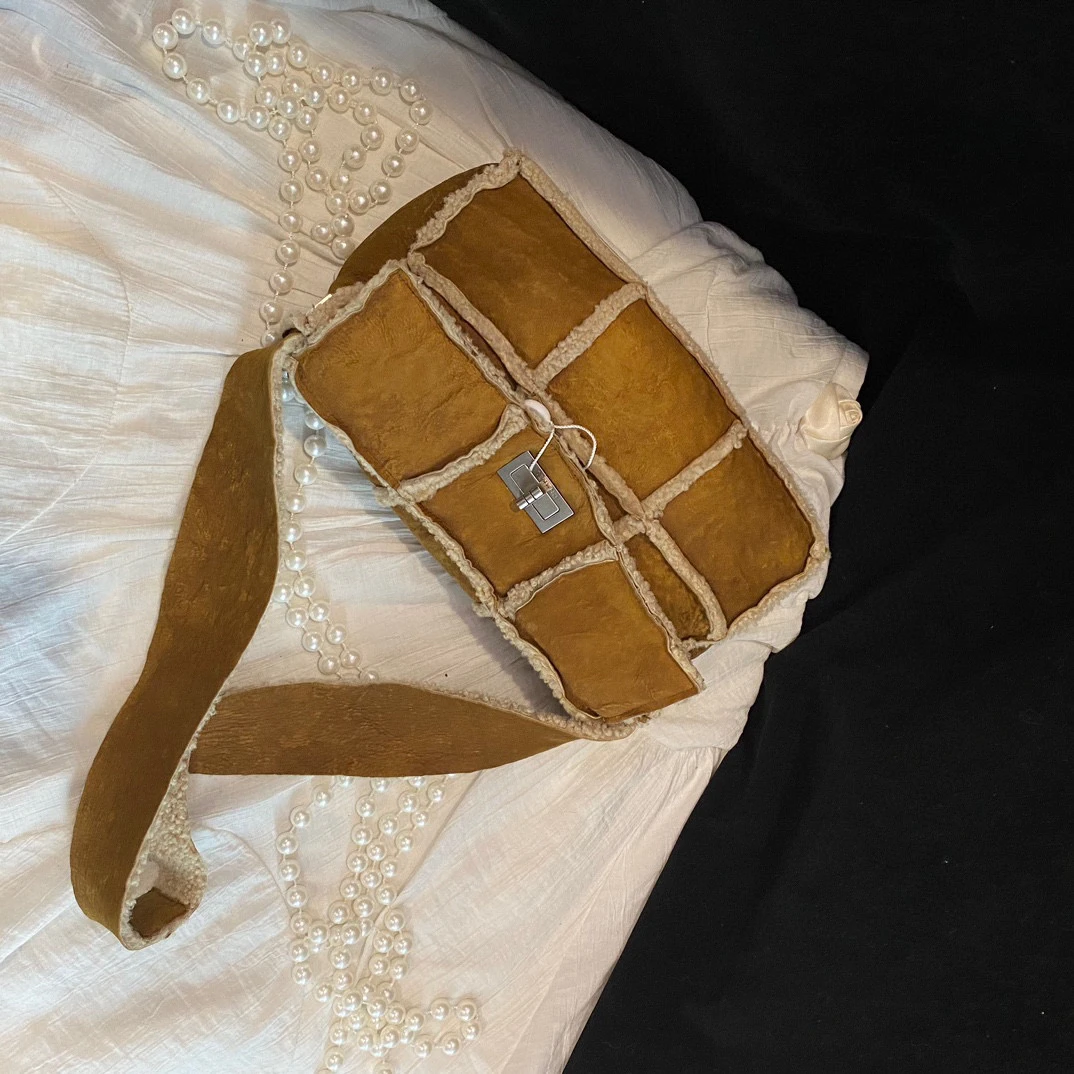 95新 Chanel/香奈儿 chanel泰迪熊斜挎包