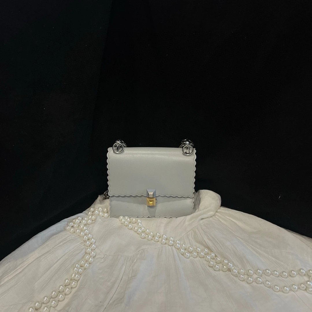 95新 FENDI/芬迪 fendi 雾霾蓝花边单肩斜挎包