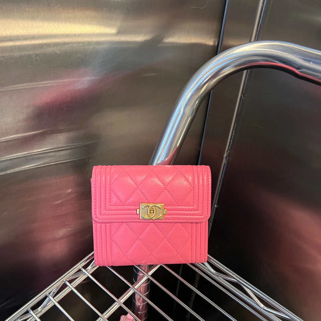 95新 Chanel/香奈儿 chanel粉色 leboy三折钱包